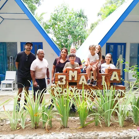 Tria Maria Cottage Ngurbloat Room photo
